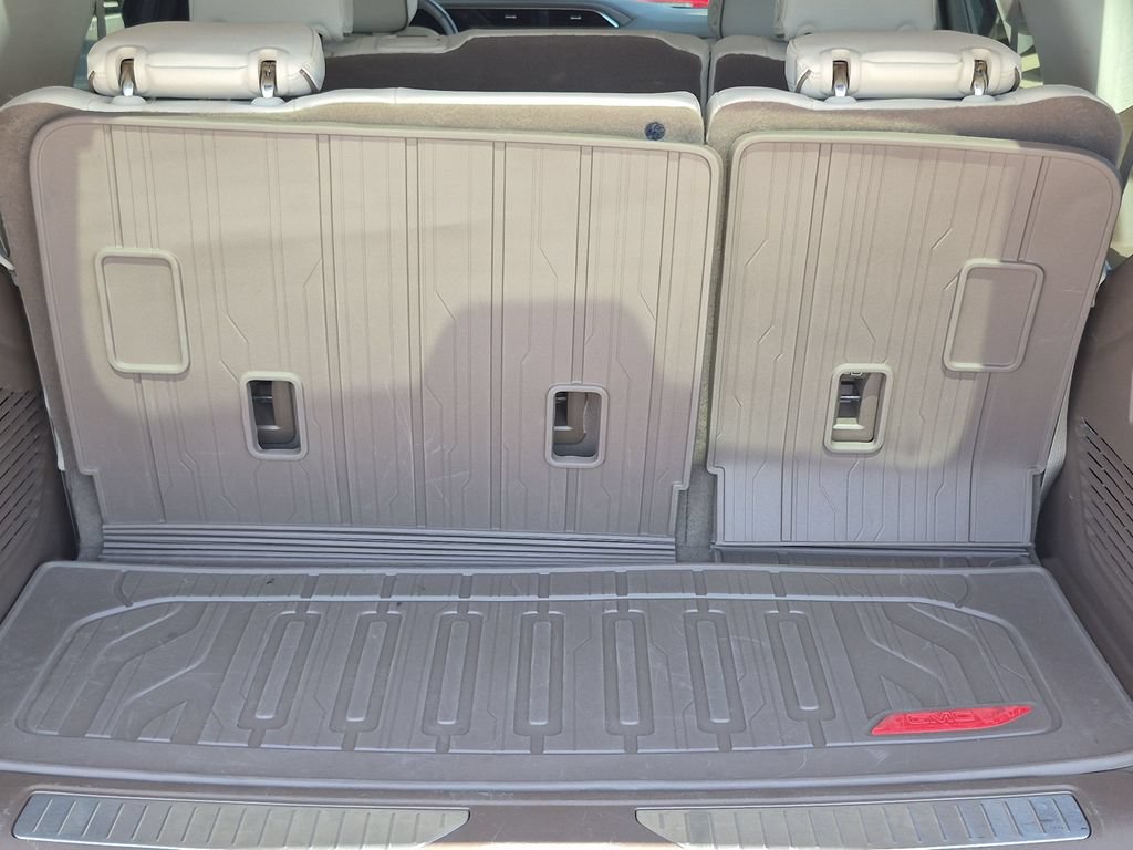 Used 2022 GMC Yukon Denali RWD image 36