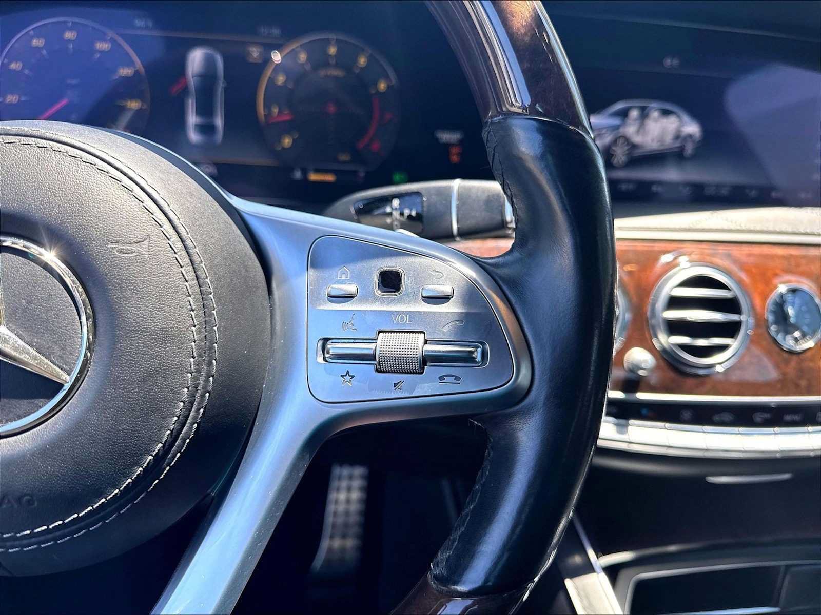 Used 2018 Mercedes-Benz S 560 Sedan image 21