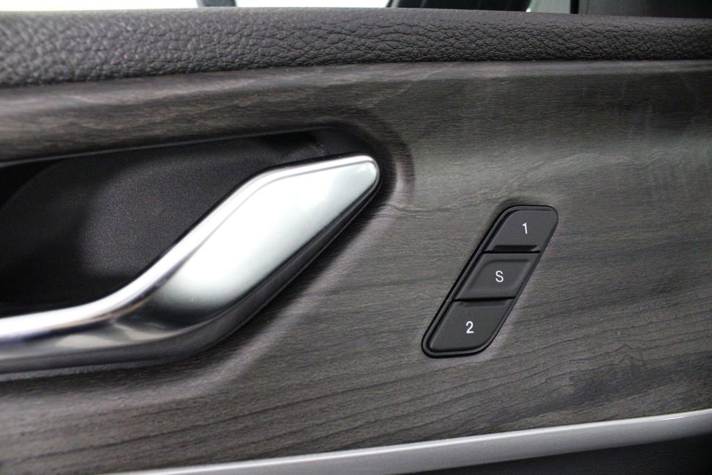 New 2025 Jeep Grand Cherokee L Limited w/ Black Appearance Package image 23