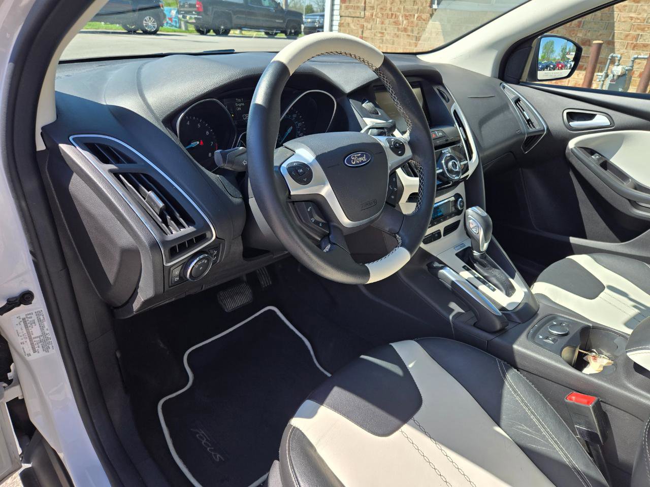 Used 2013 Ford Focus Titanium FWD image 19