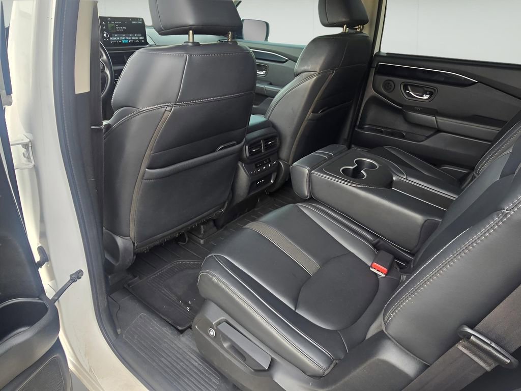 Used 2024 Honda Pilot Touring image 19