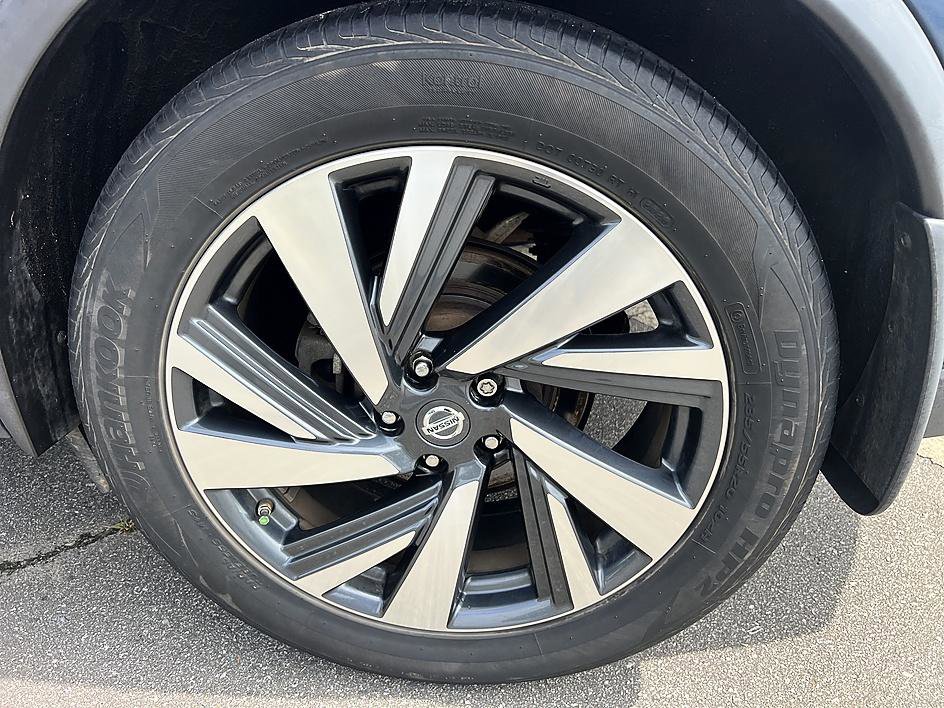 Used 2017 Nissan Murano Platinum w/ Platinum Technology Package FWD image 10