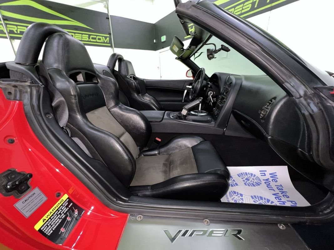 Used 2004 Dodge Viper SRT-10 RWD image 27