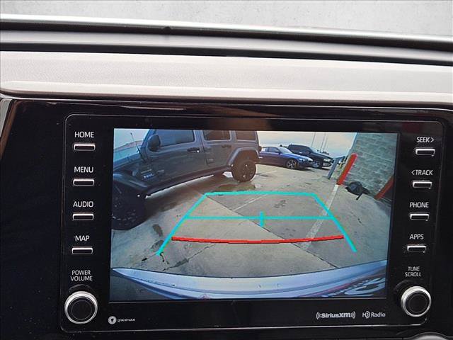 Used 2022 Toyota Highlander XLE AWD/4WD image 13