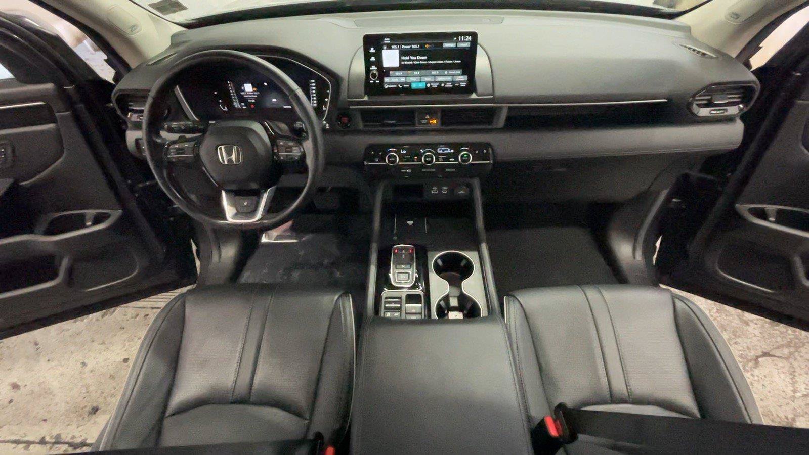 Used 2025 Honda Pilot Elite image 26