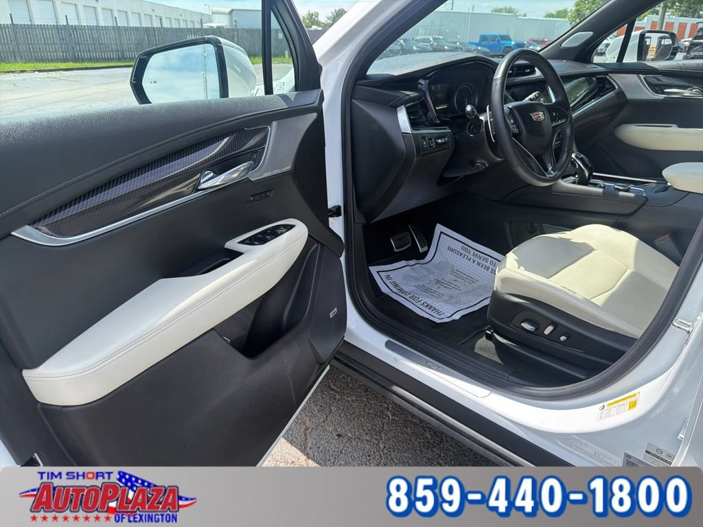 Used 2024 Cadillac XT6 Sport w/ Technology Package AWD/4WD image 19