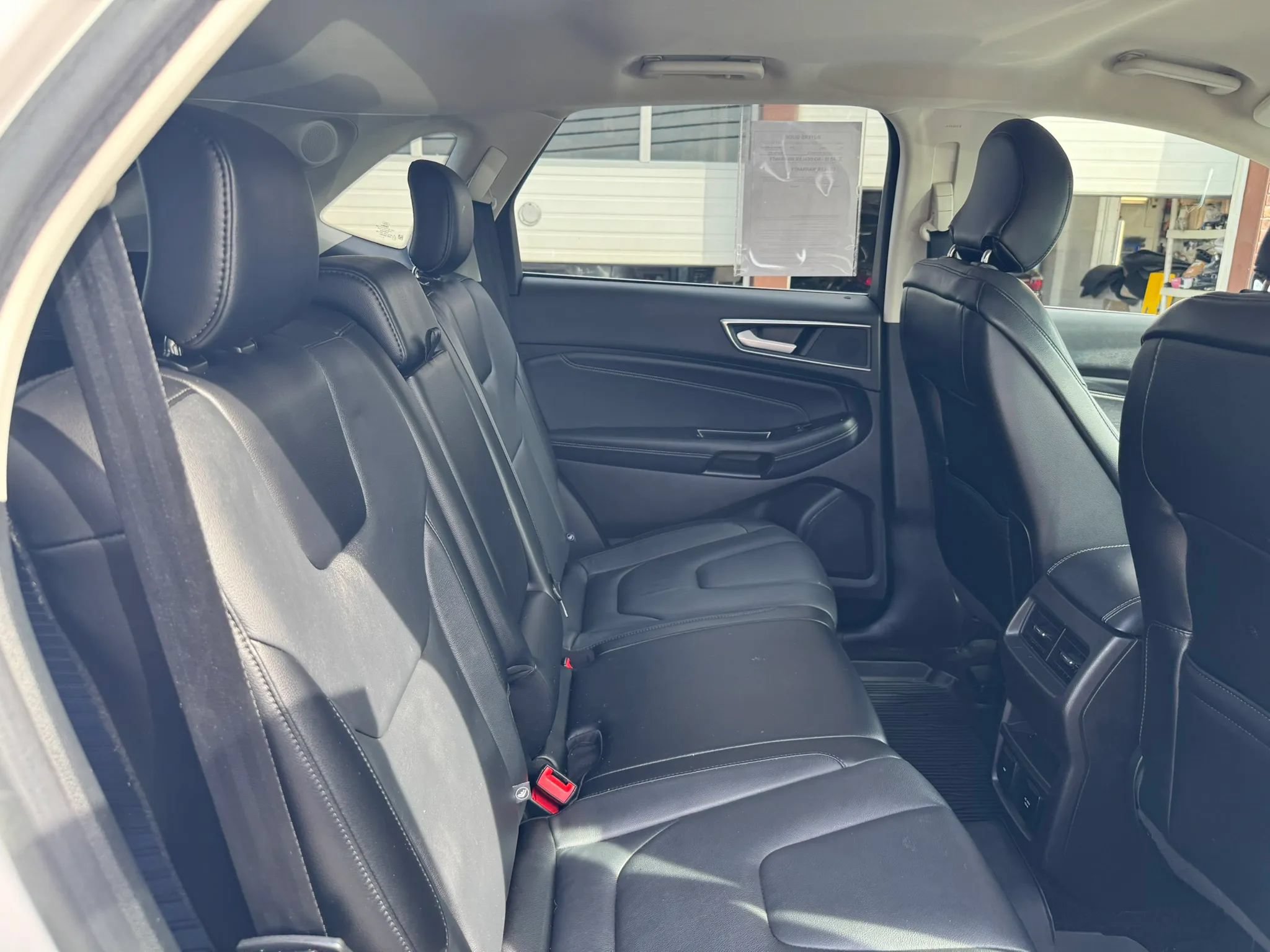 Used 2018 Ford Edge Titanium w/ Technology Package AWD/4WD image 36