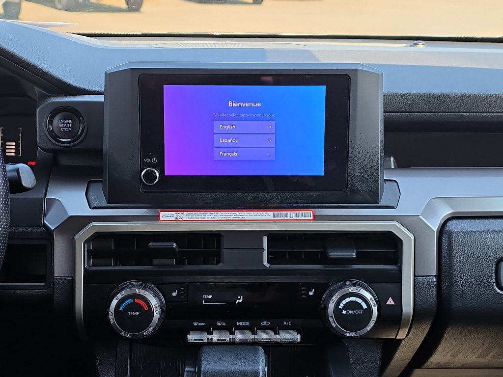 Certified 2025 Toyota Tacoma SR5 AWD/4WD image 22