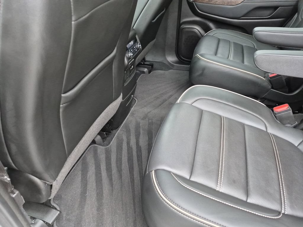 Used 2022 GMC Acadia Denali w/ Denali Ultimate Package FWD image 36