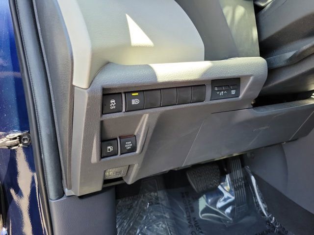 Used 2024 Toyota Sienna XLE FWD image 15