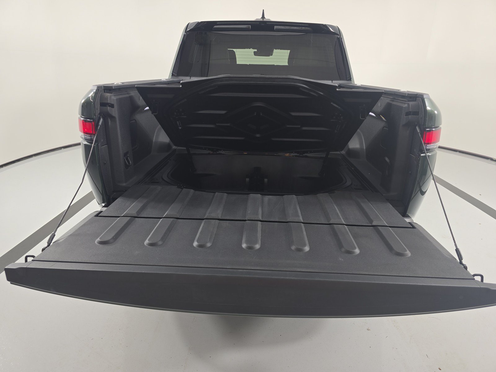 Used 2023 Rivian R1T Adventure AWD/4WD image 15