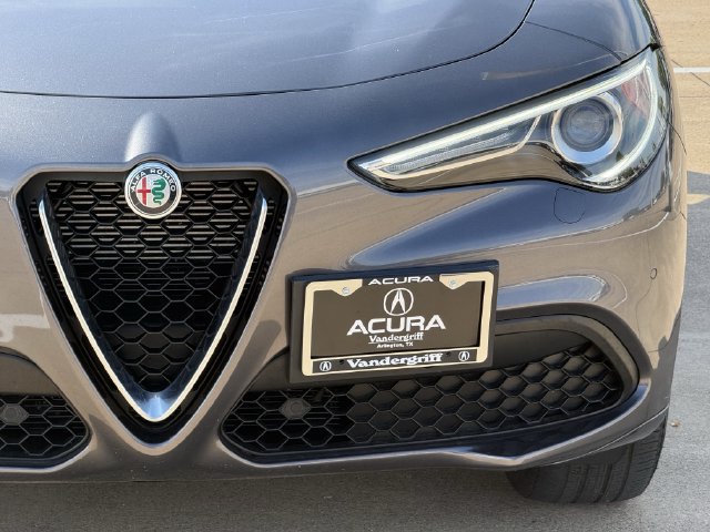 Used 2023 Alfa Romeo Stelvio Ti AWD/4WD image 8