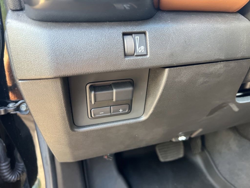 Used 2025 GMC Canyon AT4 w/ Technology Plus Package AWD/4WD image 49