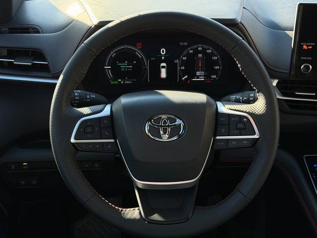 Used 2025 Toyota Sienna XSE image 16