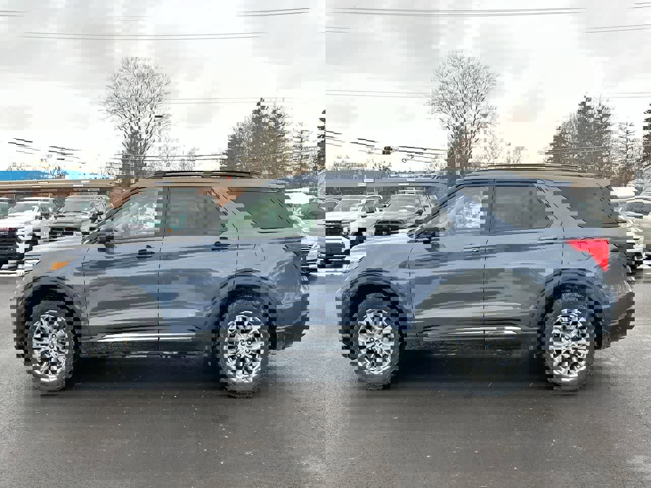 Used 2021 Ford Explorer XLT w/ Equipment Group 202A image 10