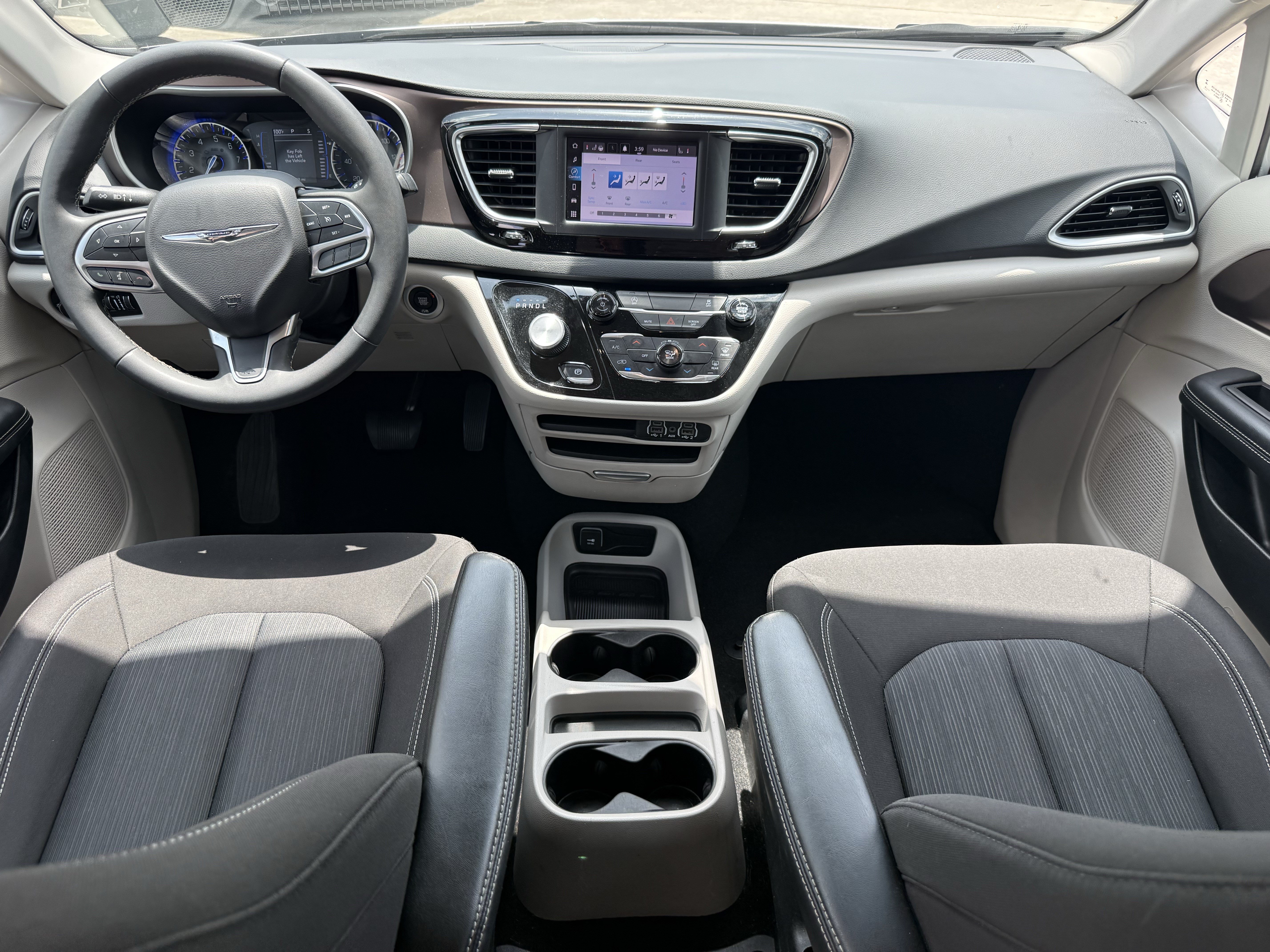 Used 2024 Chrysler Voyager LX FWD image 9