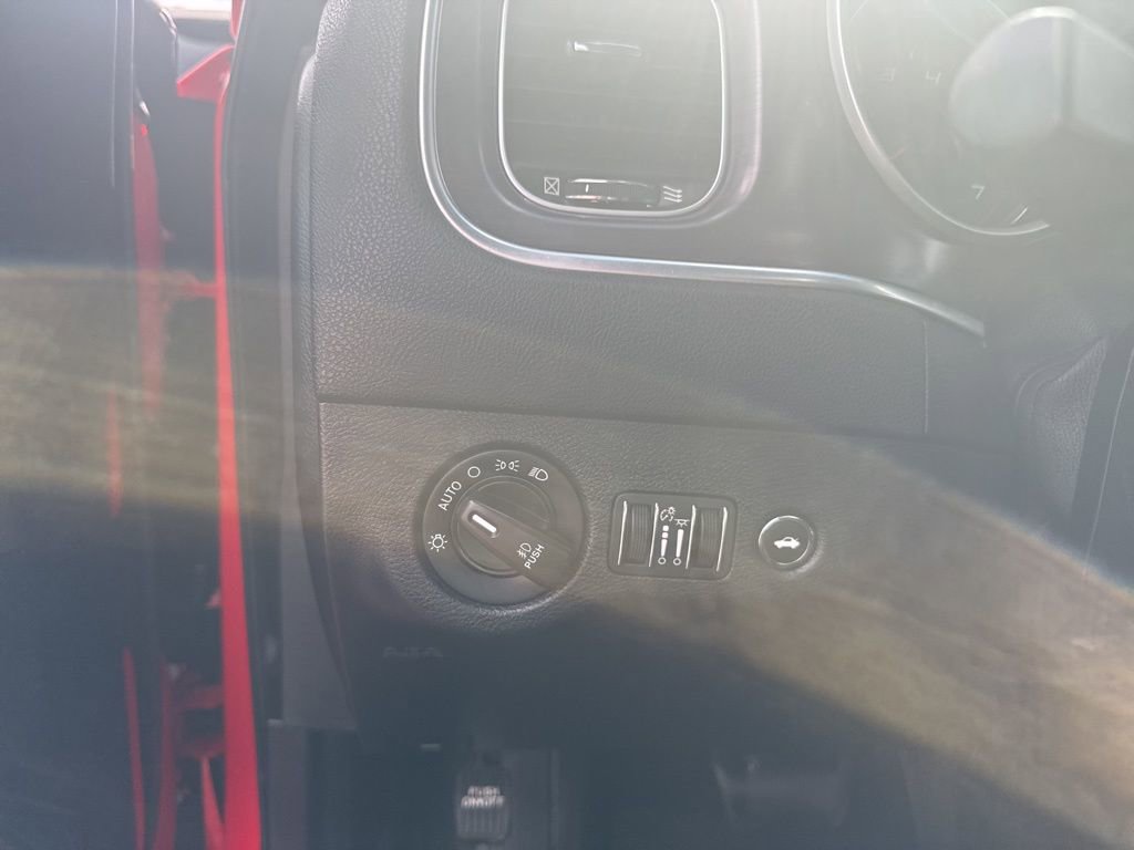 Used 2018 Dodge Charger R/T Scat Pack image 19