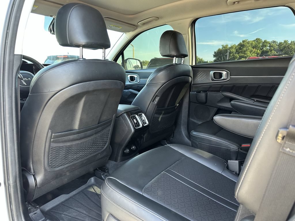 Certified 2022 Kia Sorento SX FWD image 19