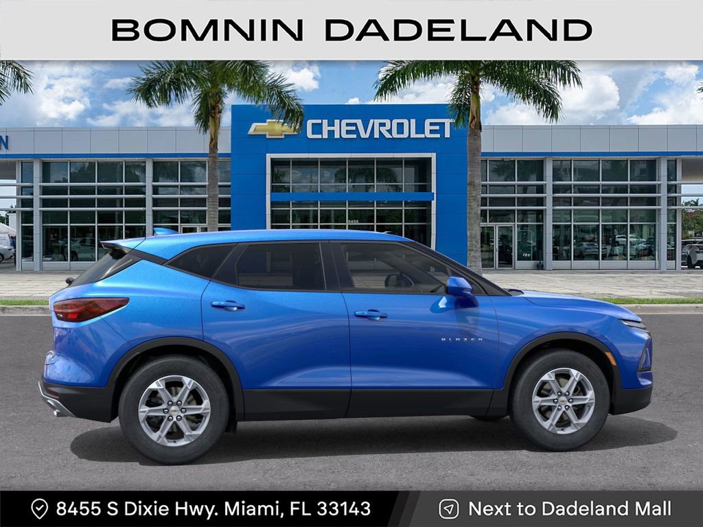 New 2025 Chevrolet Blazer LT image 7