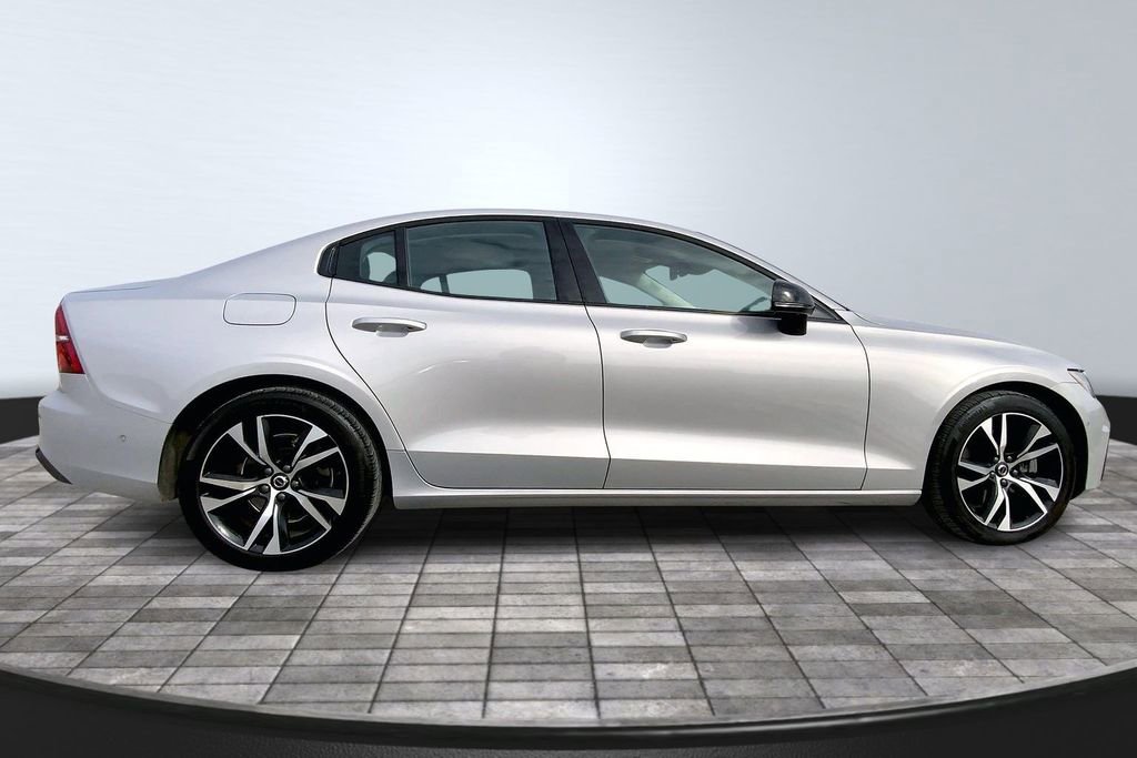Used 2024 Volvo S60 B5 Plus image 4