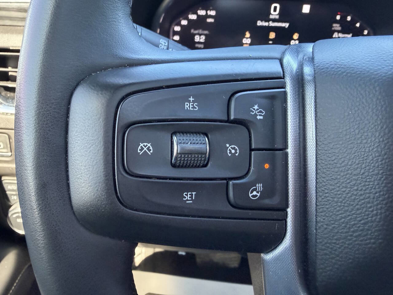 Used 2023 GMC Yukon SLT w/ SLT Luxury Package image 21