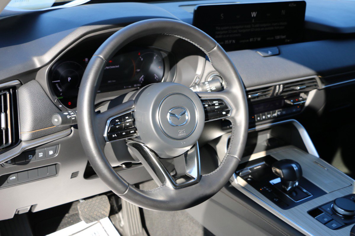 Used 2025 MAZDA CX-90 Plug-In Hybrid w/ Preferred image 16