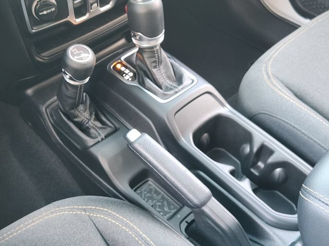 Used 2026 Jeep Wrangler Unlimited Sahara AWD/4WD image 22