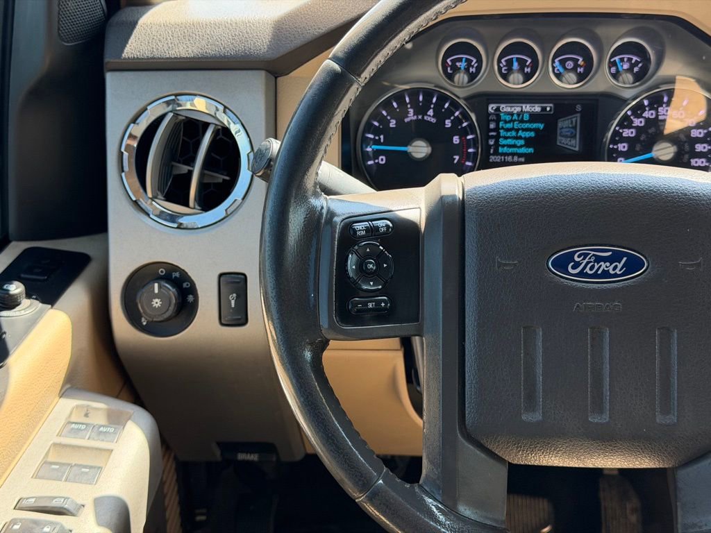 Used 2015 Ford F250 Lariat w/ Chrome Package image 28