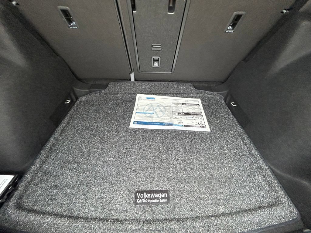 Certified 2026 Volkswagen Taos SE w/ Black Wheel Package FWD image 37