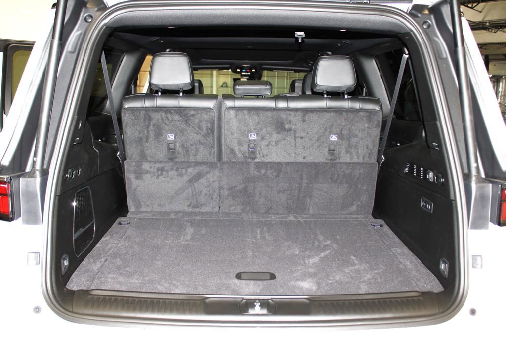 New 2025 Jeep Wagoneer L Series II image 40