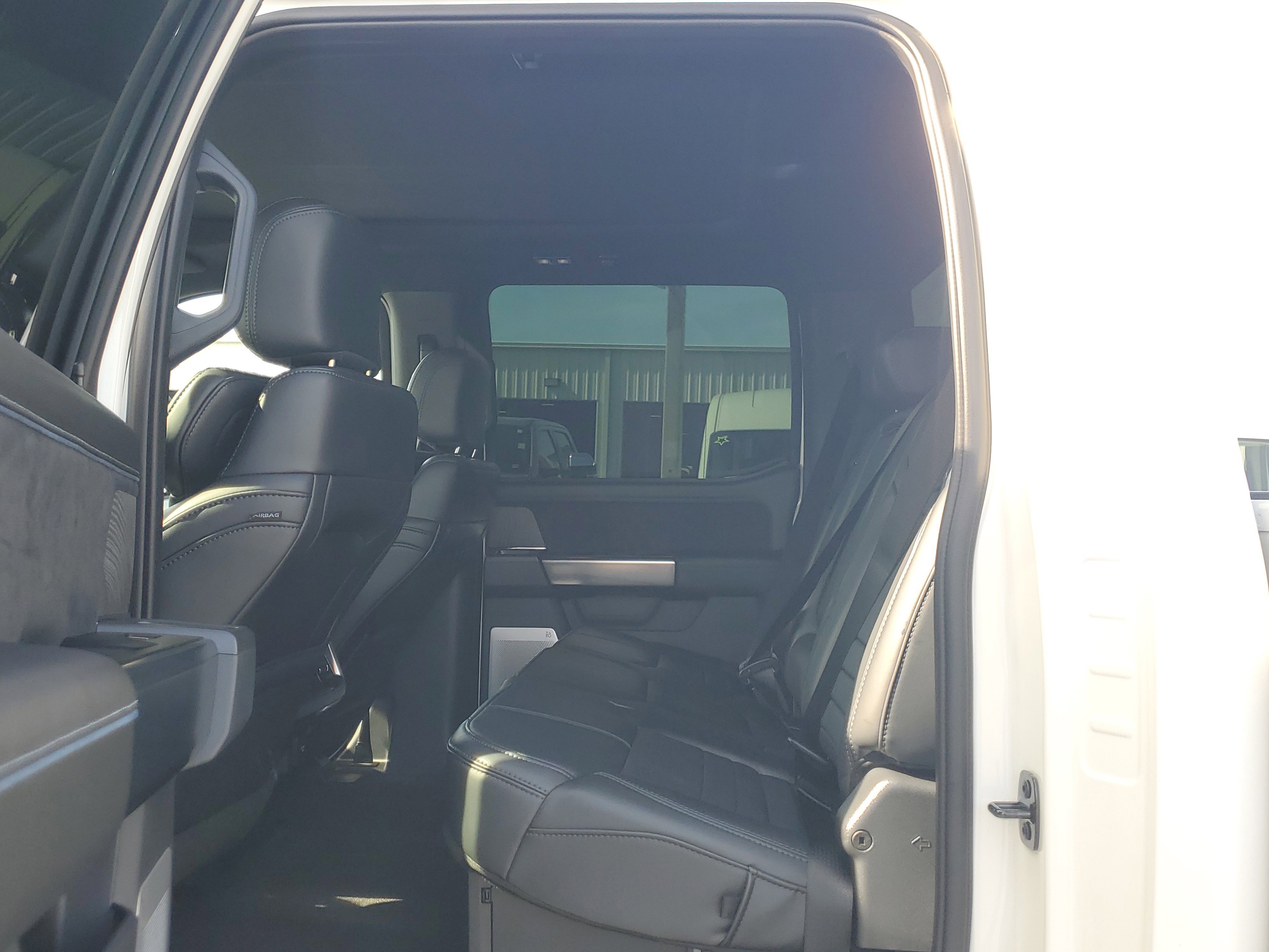 Used 2025 Ford F450 Platinum w/ FX4 Off-Road Package image 12