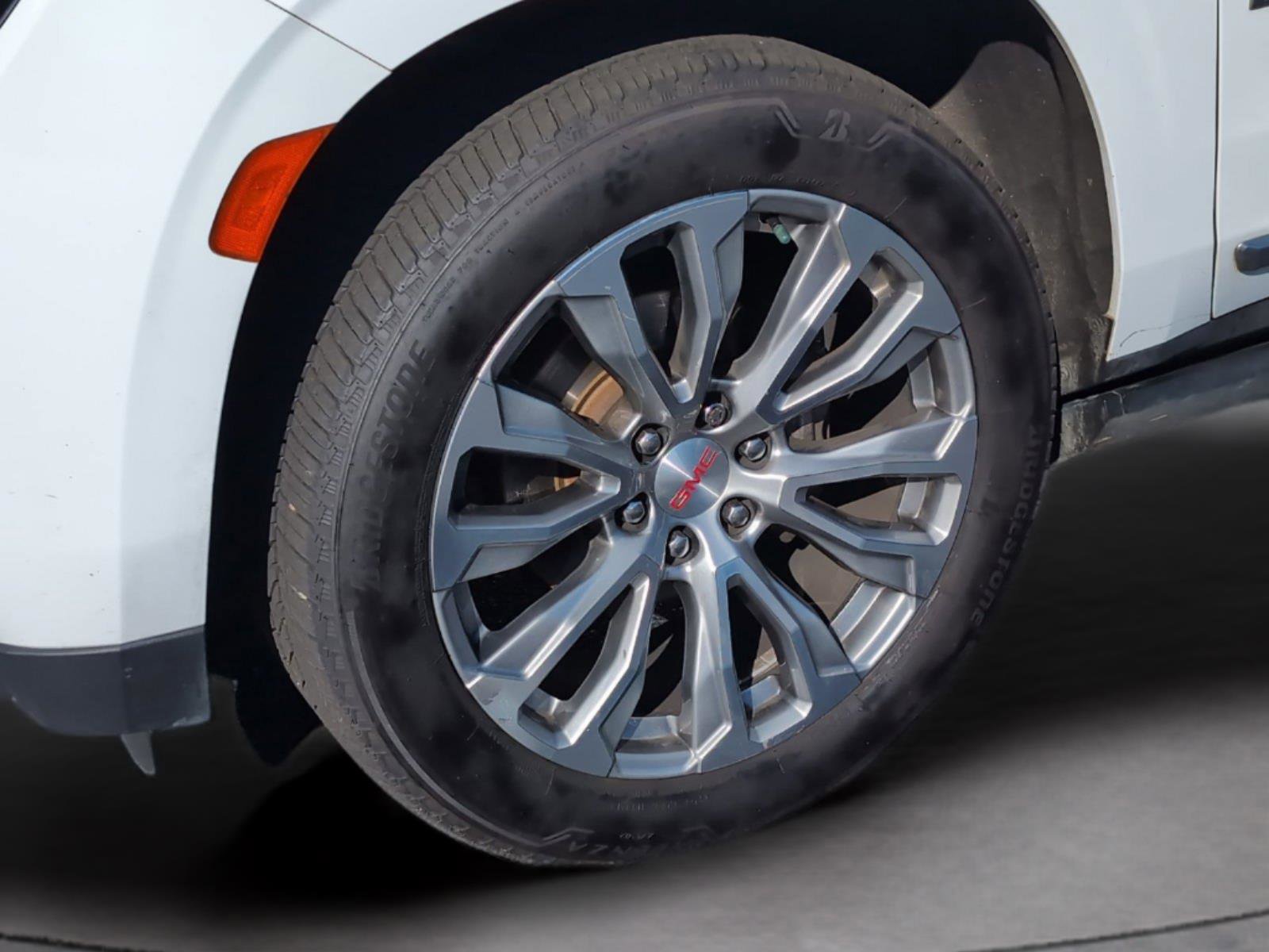 Used 2023 GMC Yukon XL Denali image 11