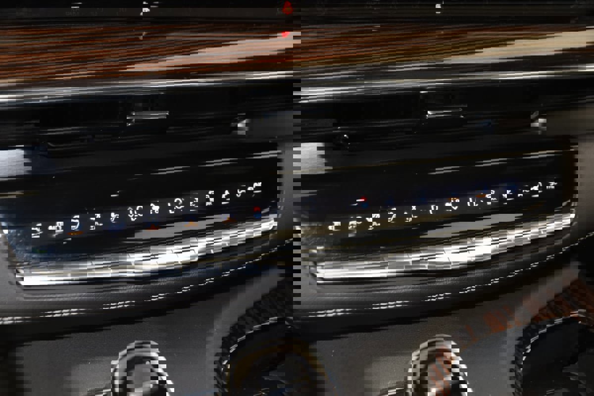 Used 2022 Cadillac Escalade ESV Premium Luxury image 36