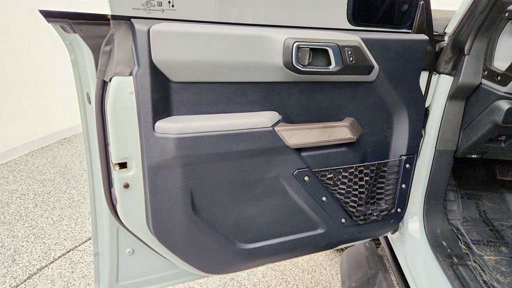 Used 2022 Ford Bronco Black Diamond image 10