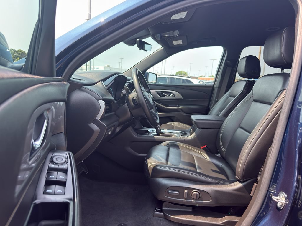 Certified 2023 Chevrolet Traverse LT w/ LT Premium Package AWD/4WD image 12