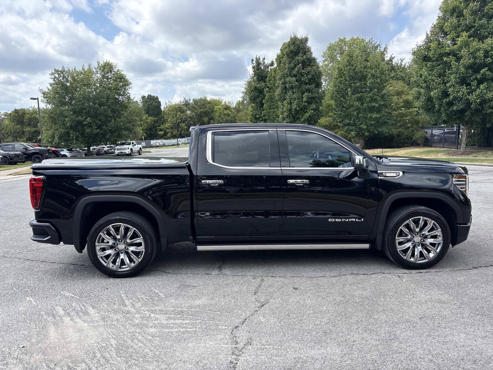 Used 2026 GMC Sierra 1500 Denali w/ Denali Reserve Package AWD/4WD image 9
