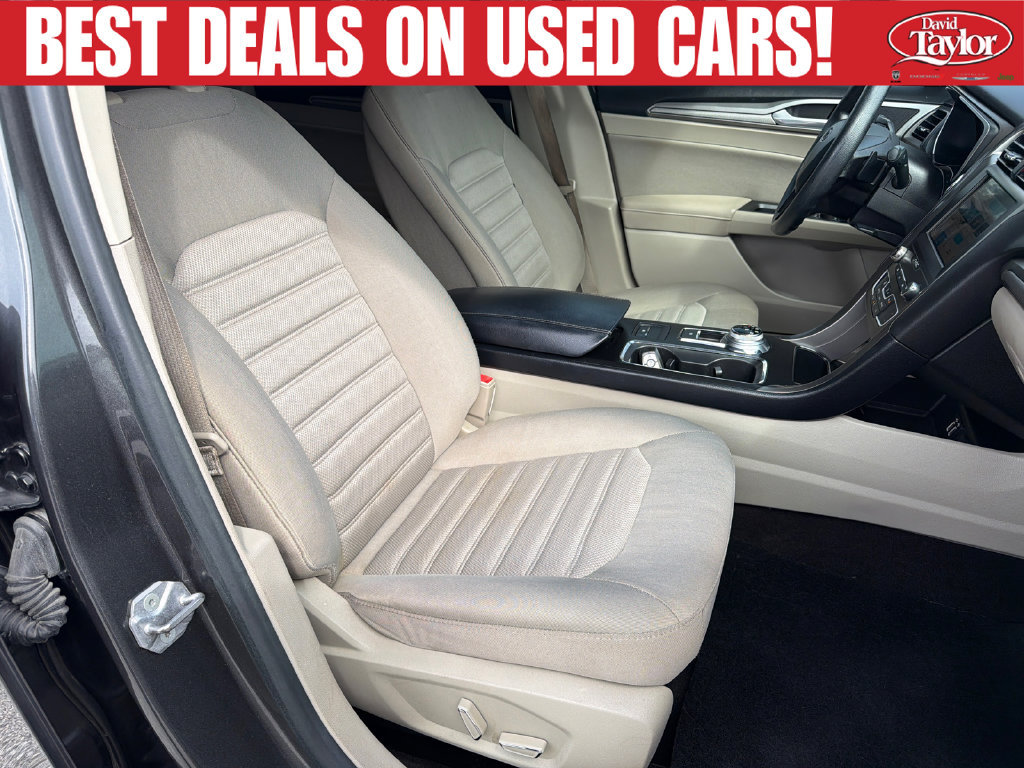 Used 2019 Ford Fusion SE FWD image 30