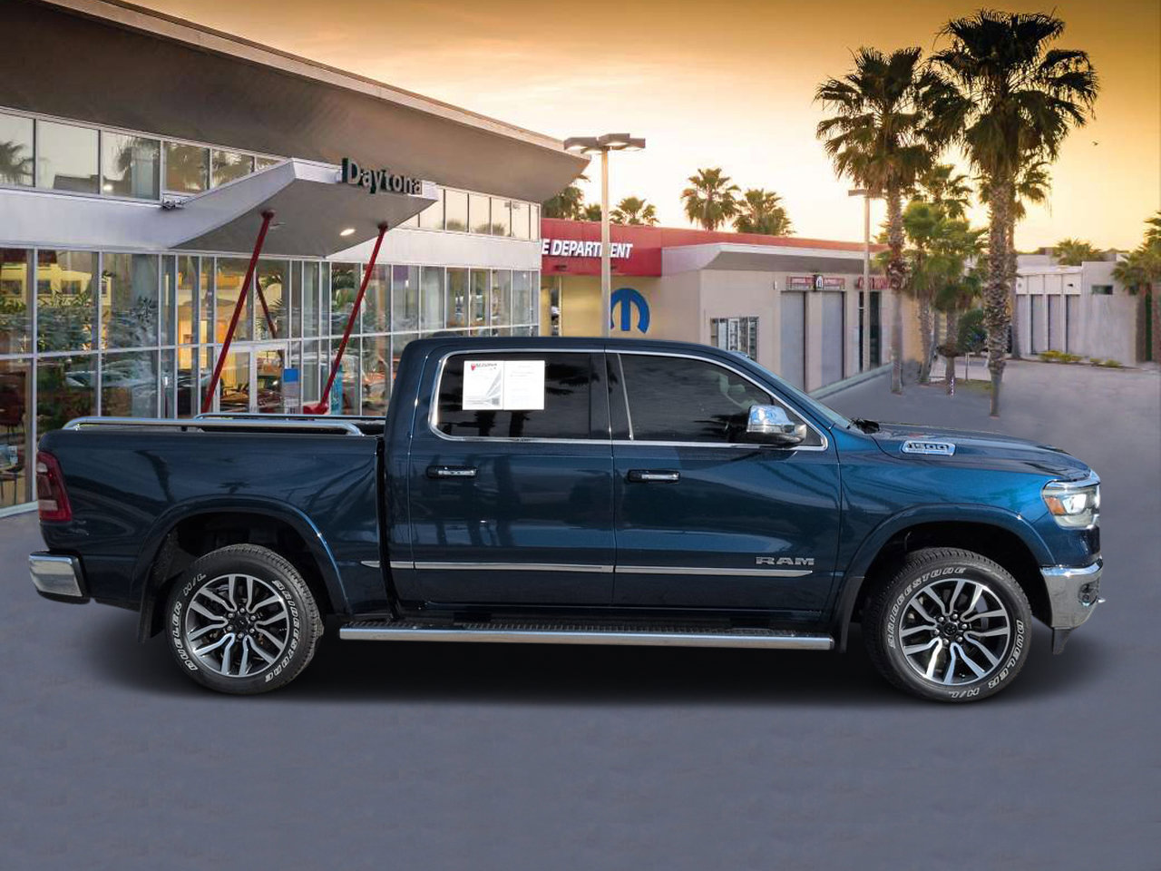 Used 2022 RAM 1500 Laramie RWD image 2