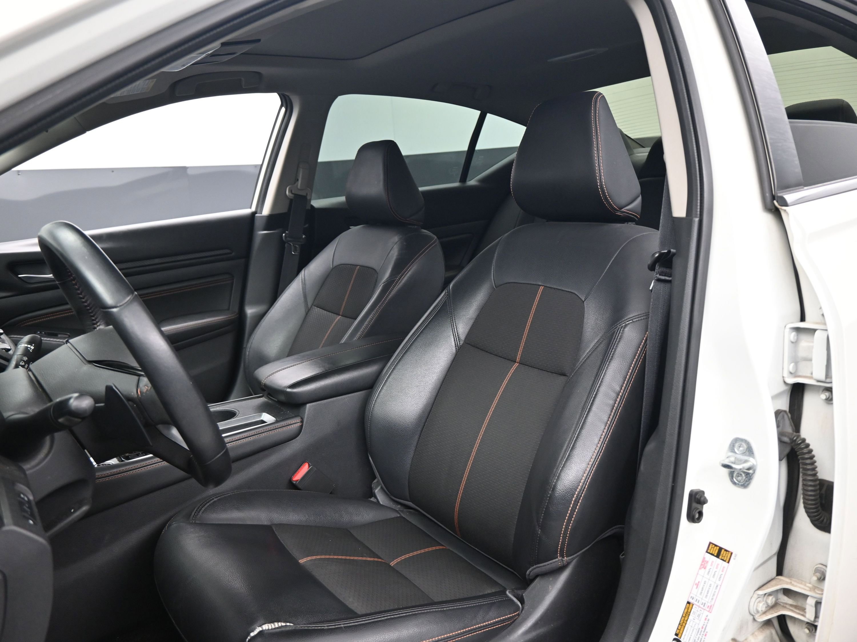 Used 2019 Nissan Altima 2.5 SR w/ SR Premium Package image 17