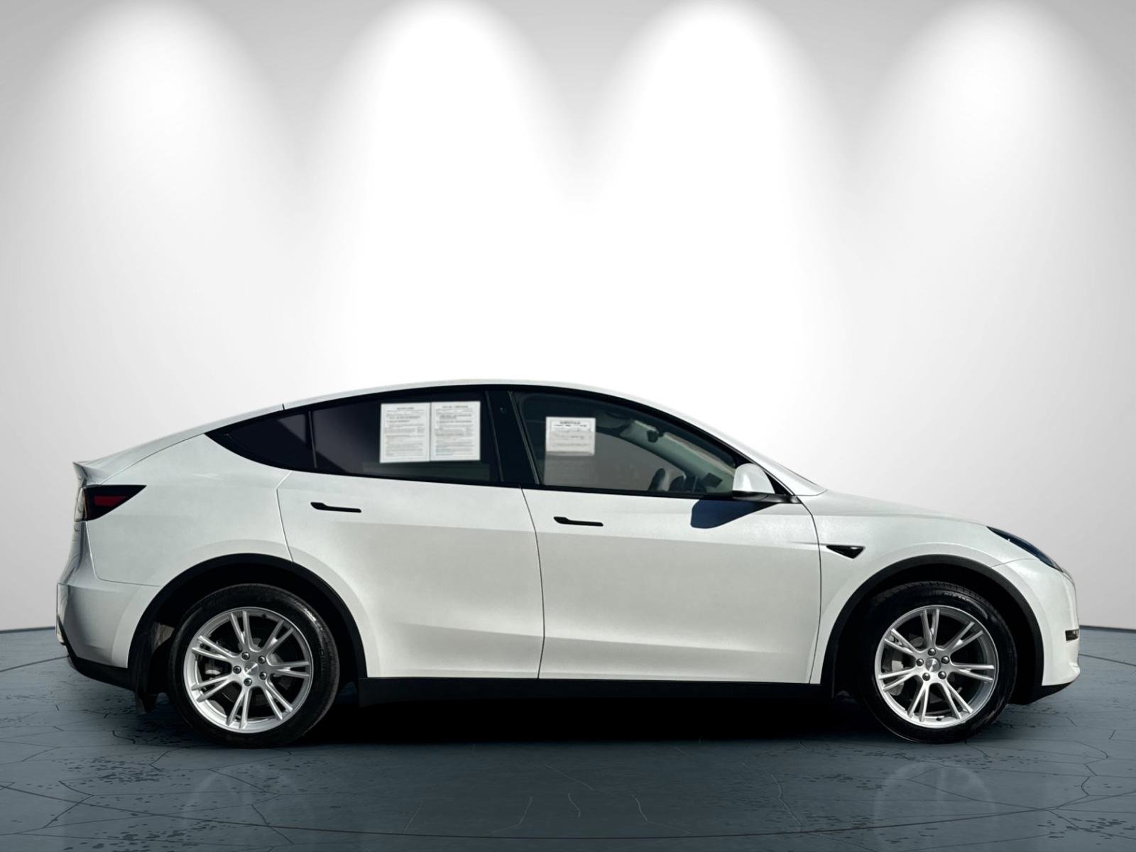 Used 2023 Tesla Model Y Long Range image 3