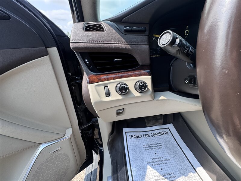 Used 2015 Cadillac Escalade Premium AWD/4WD image 18