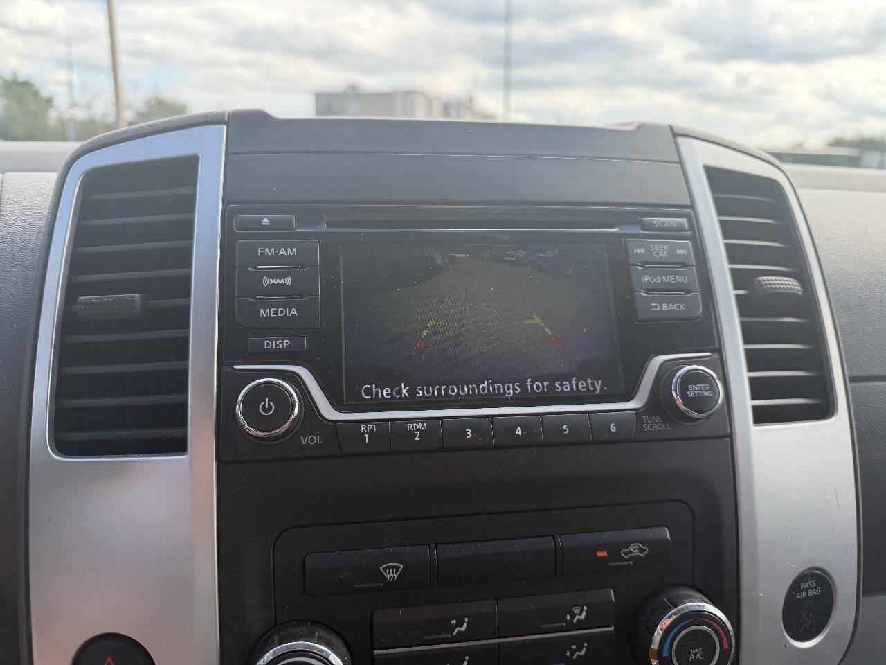 Used 2018 Nissan Frontier SV AWD/4WD image 14