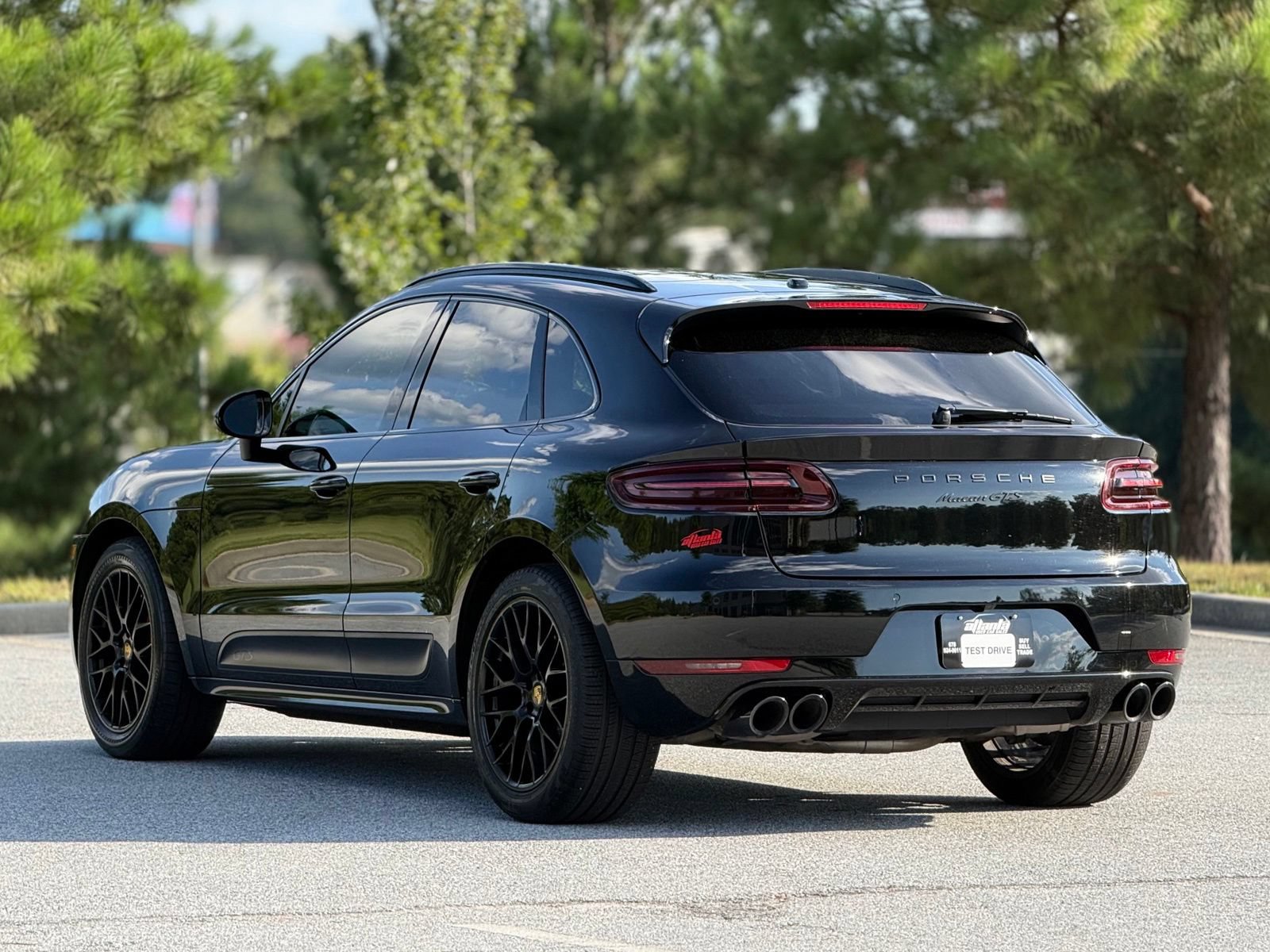 Used 2017 Porsche Macan GTS w/ Sport Chrono Package AWD/4WD image 10