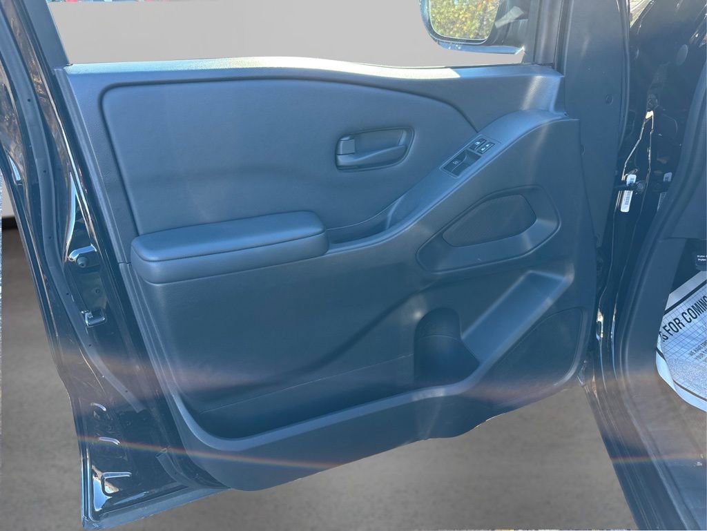 Used 2023 Nissan Frontier S w/ Technology Package image 11