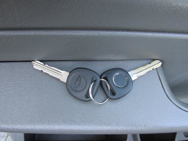 Used 2008 Chevrolet Express 3500 image 11