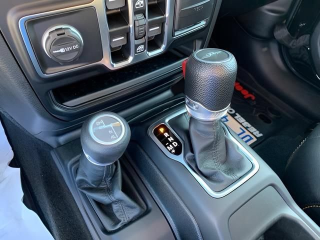 Used 2023 Jeep Gladiator Sport AWD/4WD image 48