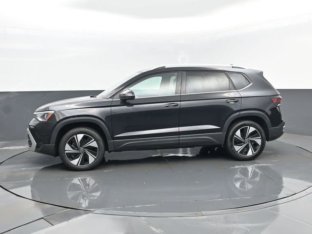 Used 2025 Volkswagen Taos SE image 5