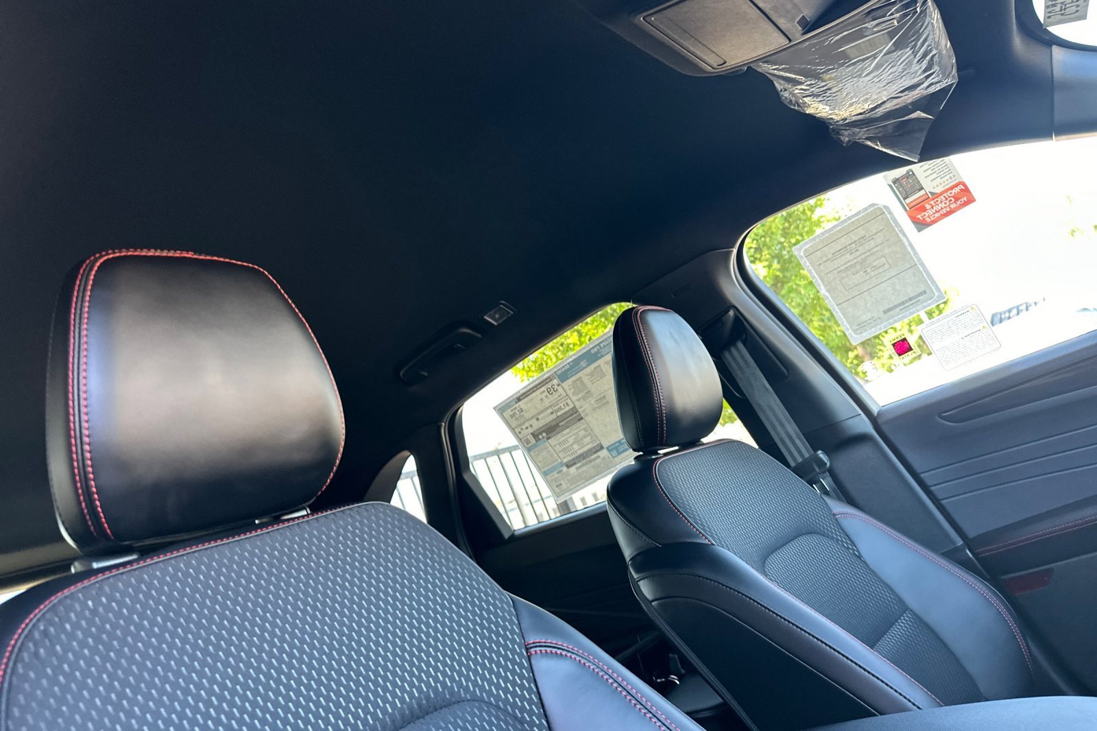 New 2025 Ford Escape ST-Line w/ Equipment Group 301A image 17