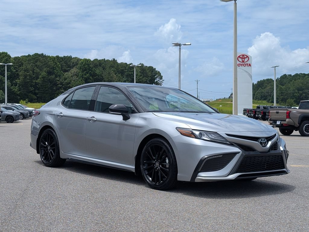 Used 2023 Toyota Camry XSE FWD image 7