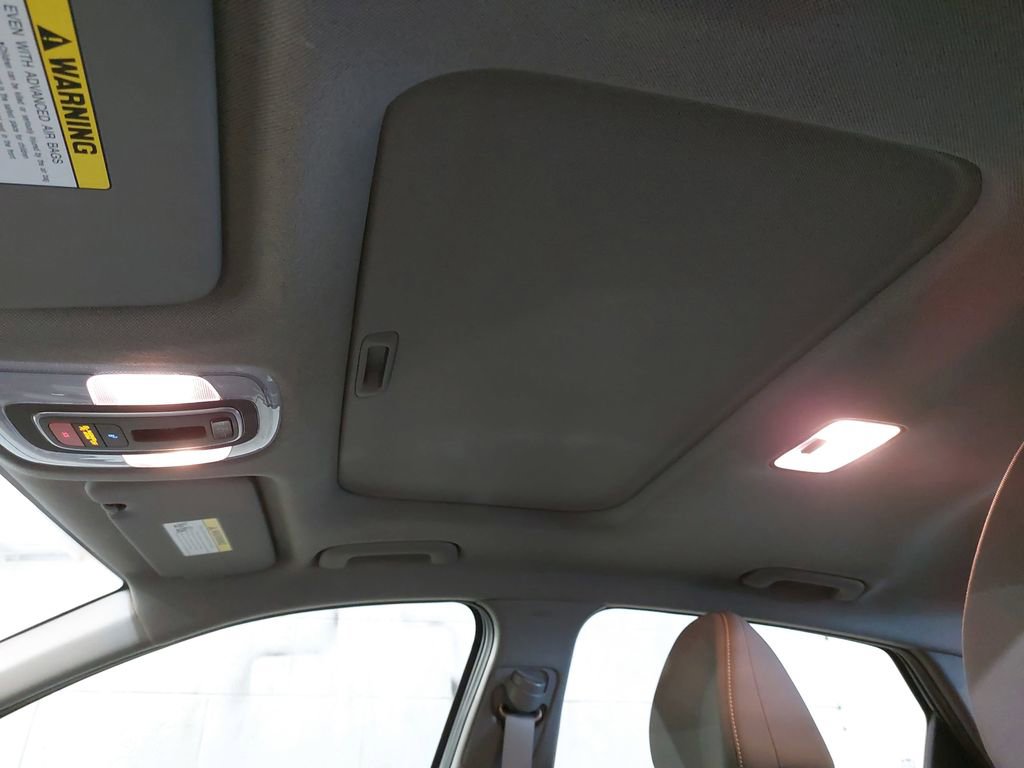 Certified 2025 Hyundai Elantra SEL image 31